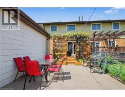 203 MOFFAT Drive - 24