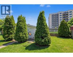 203 MOFFAT Drive - 26