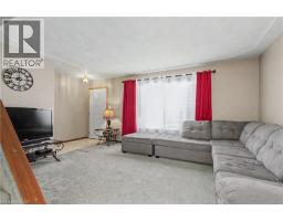 203 MOFFAT Drive - 7