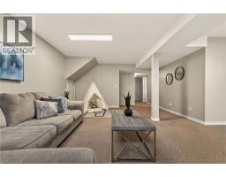 52 LATZER Crescent - 32