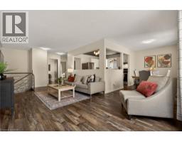 52 LATZER Crescent - 9