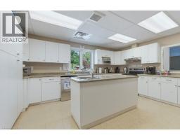 5 CEDAR Court - 32