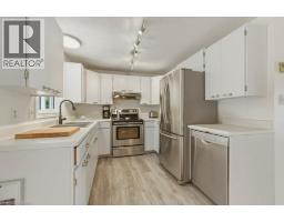 5 CEDAR Court - 8