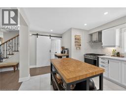1 SANDRINGHAM Avenue - 16