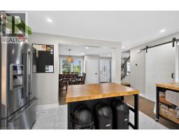 1 SANDRINGHAM Avenue - 17