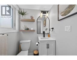 1 SANDRINGHAM Avenue - 18