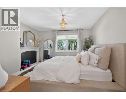 1 SANDRINGHAM Avenue - 21