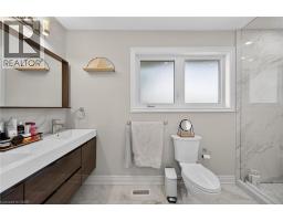 1 SANDRINGHAM Avenue - 23