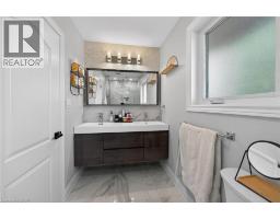1 SANDRINGHAM Avenue - 25