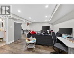 1 SANDRINGHAM Avenue - 34