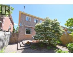 27 HARNESWORTH Crescent - 32