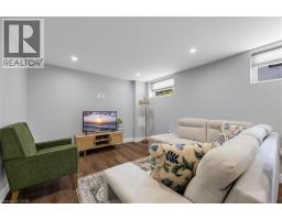 19 LYONS Avenue - 24
