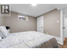 19 LYONS Avenue - 30
