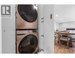 19 LYONS Avenue - 31