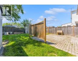 19 LYONS Avenue - 32