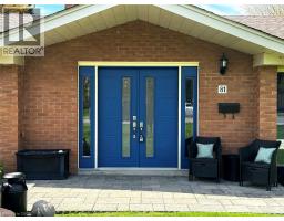81 THOMSON Drive - 3