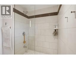 81 THOMSON Drive - 43