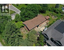1304 AVON Crescent - 3