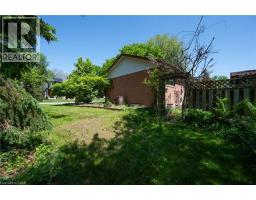 1304 AVON Crescent - 8