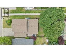 74 CALMCREST Drive - 39