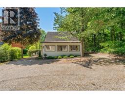 257 MAIN Street W - 2