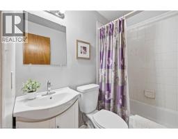 28 ROUSSEAUX Street - 16