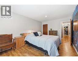 28 ROUSSEAUX Street - 35