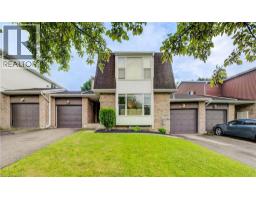 19 HILLBROOK Crescent - 1
