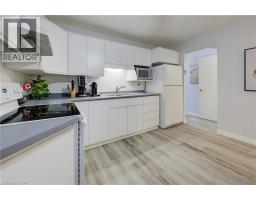 19 HILLBROOK Crescent - 12