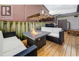 19 HILLBROOK Crescent - 25