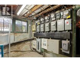 744 QUEEN Street S - 13