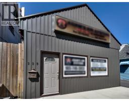 229 PARKDALE Avenue N - 2