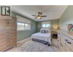 83 MANOR Drive - 25