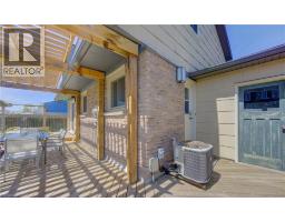 83 MANOR Drive - 46