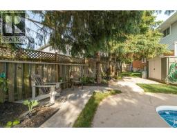 44 WINDERMERE Court - 33