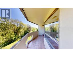 8 VILLAGE Green UnitNo. 309 - 13
