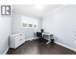 4220 SARAZEN Drive UnitNo. 7 - 18