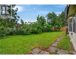 33 KENWOOD Crescent - 36