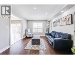 7 BRAMOAK Crescent - 8