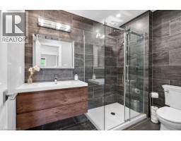 647 CEDAR Avenue - 32