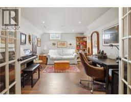 727 RYE Street - 32