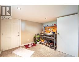 40 MOORE Avenue - 40