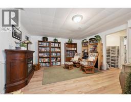 73 HENRY Street - 29
