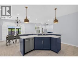 16 GOUDA Place - 12