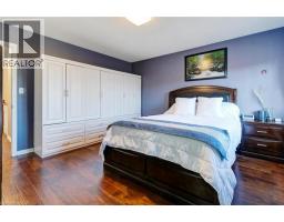 33 PANORAMA Way - 35
