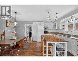 251 MACKENZIE Crescent - 16