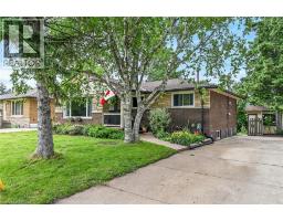 251 MACKENZIE Crescent - 2