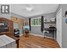 251 MACKENZIE Crescent - 21