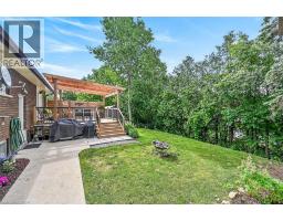 251 MACKENZIE Crescent - 38
