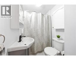546 MOHAWK Road E - 12